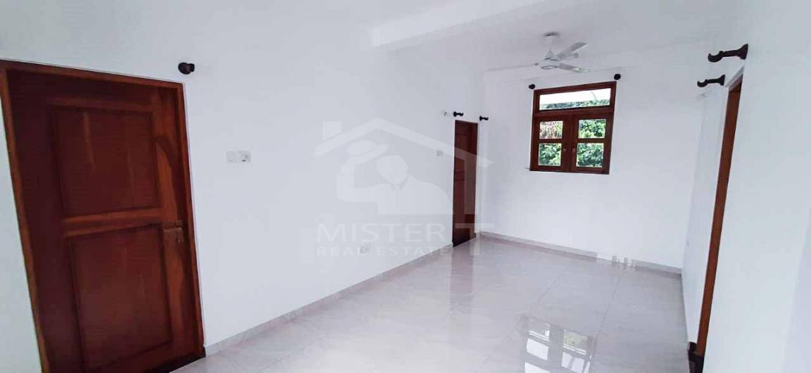 House for Sale in Athurugiriya - image 6