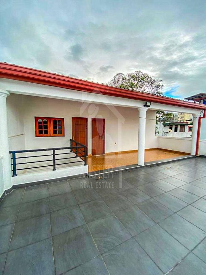 House for Sale in Colombo- image 7