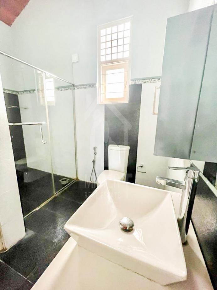 House for Sale in Athurugiriya- image 8