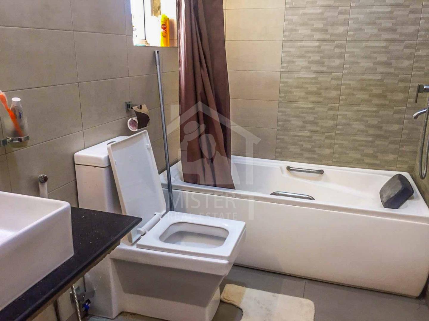 Private Apartment for Sale in Colombo 05- image 9