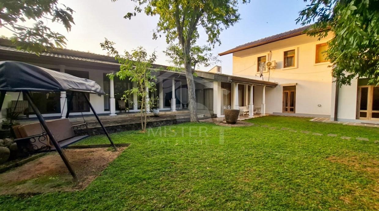 House for Sale in Battaramulla- image 8