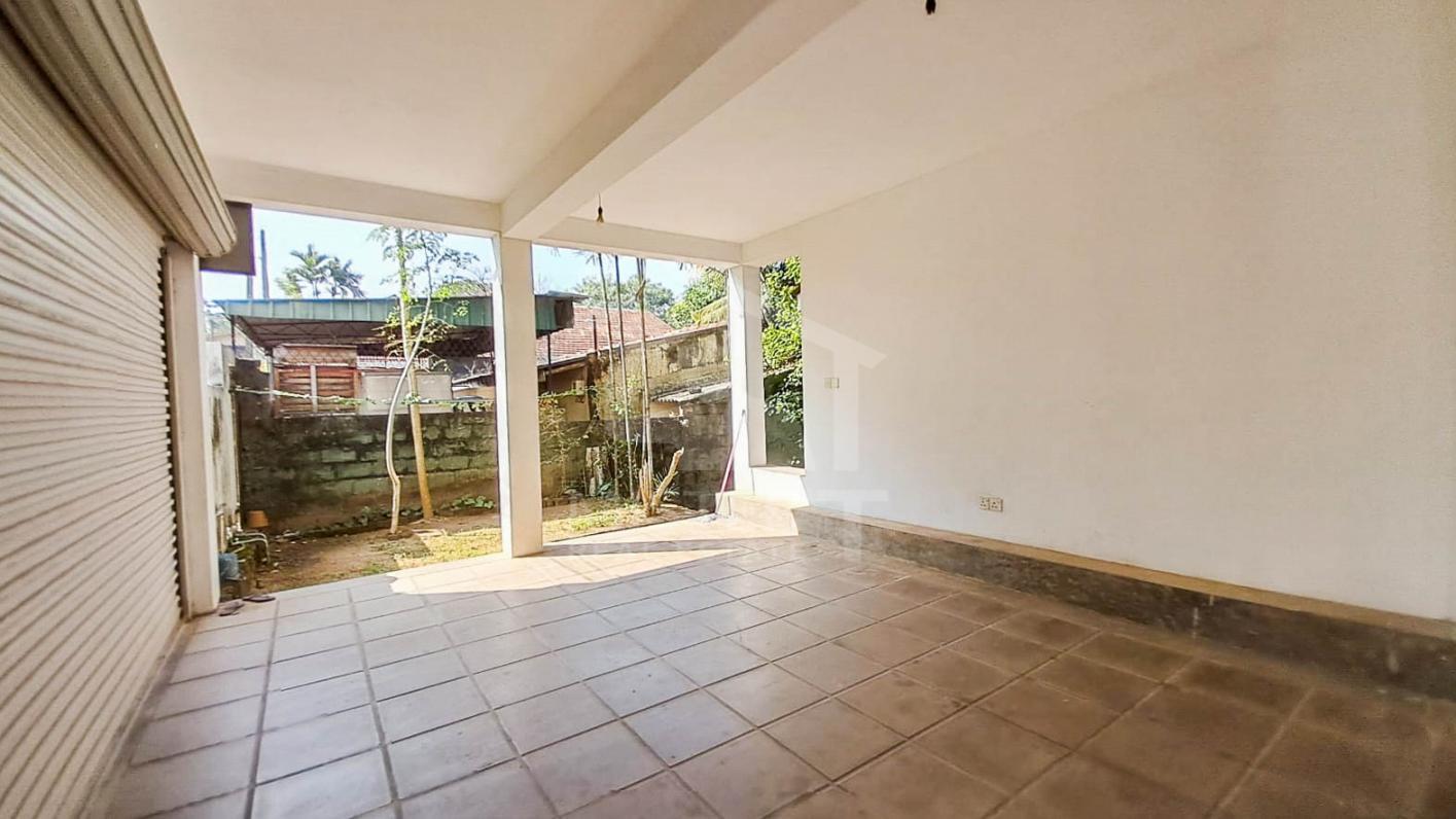 House For Sale in Pita Kotte - image 10