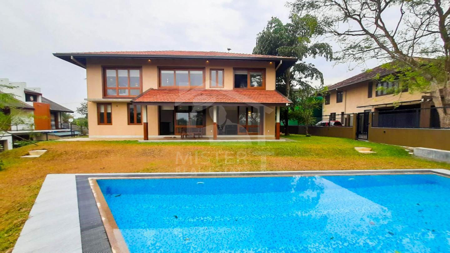 Villa For Sale in Galle - image 1