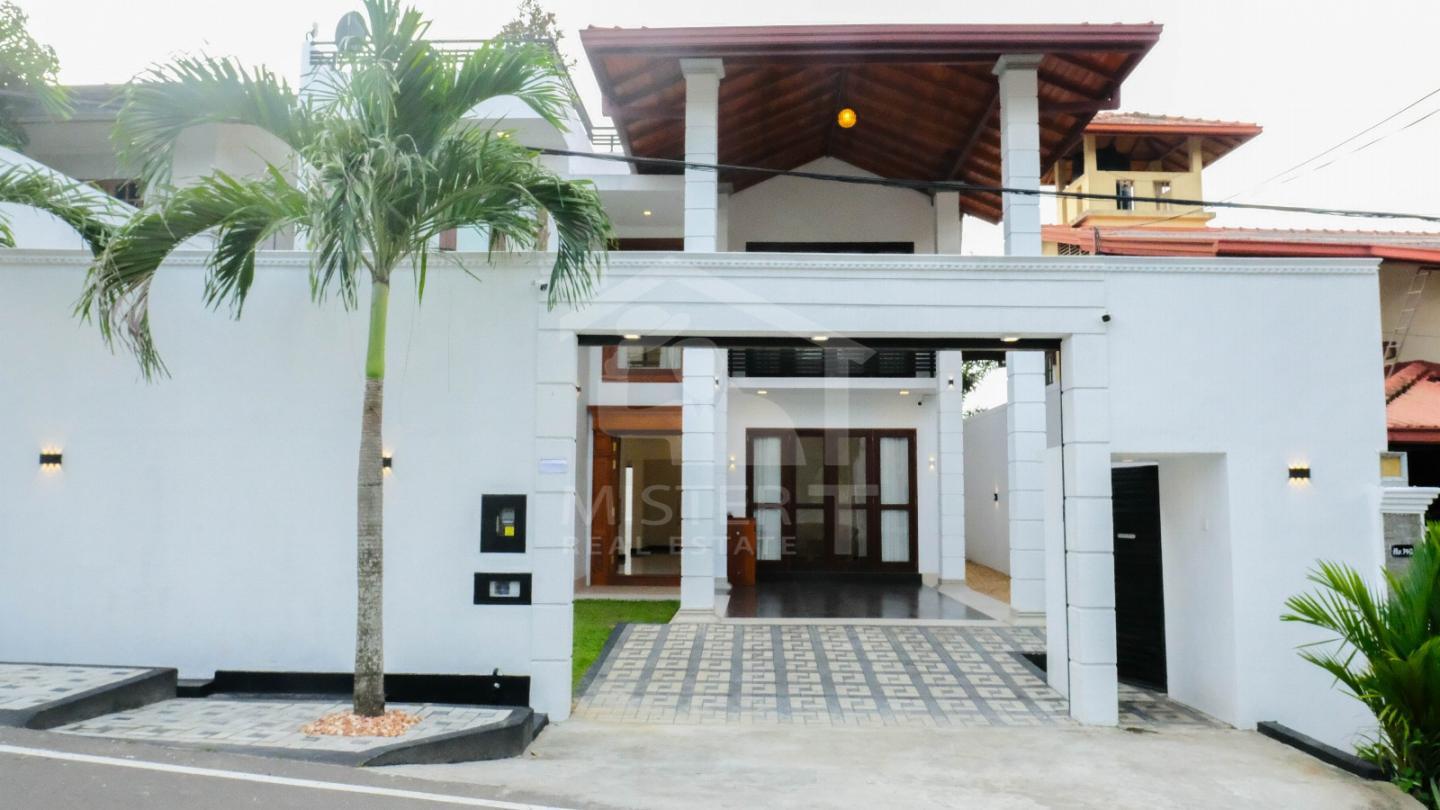 Luxury House for Sale in Piliyandala- image 1