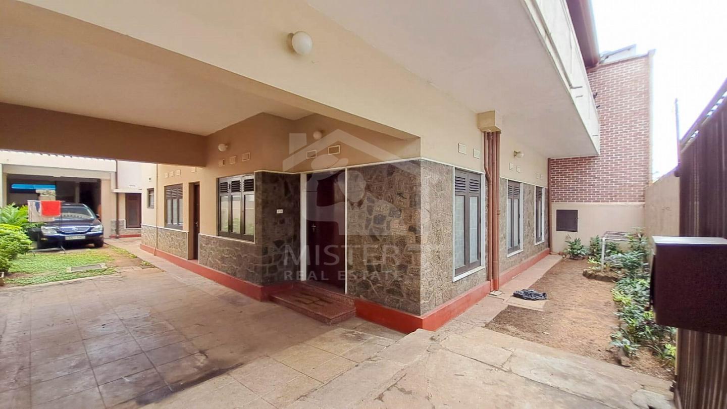 House For Sale in Colombo 05- image 1