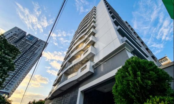 Apartment For Sale at Windsor Tower, Col...