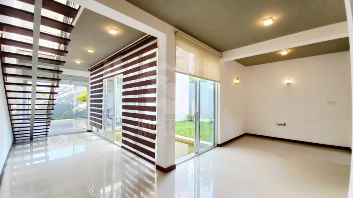 House for Sale in Hokandara- image 2