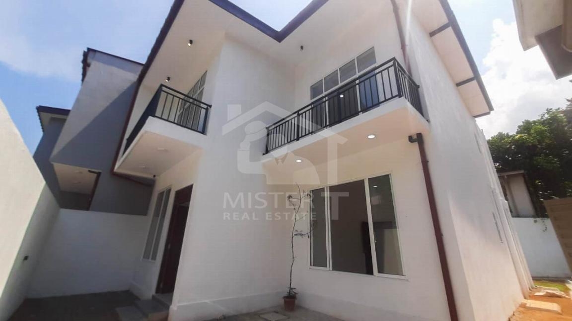 Twin Houses For Sale in Mount Lavinia - image 2