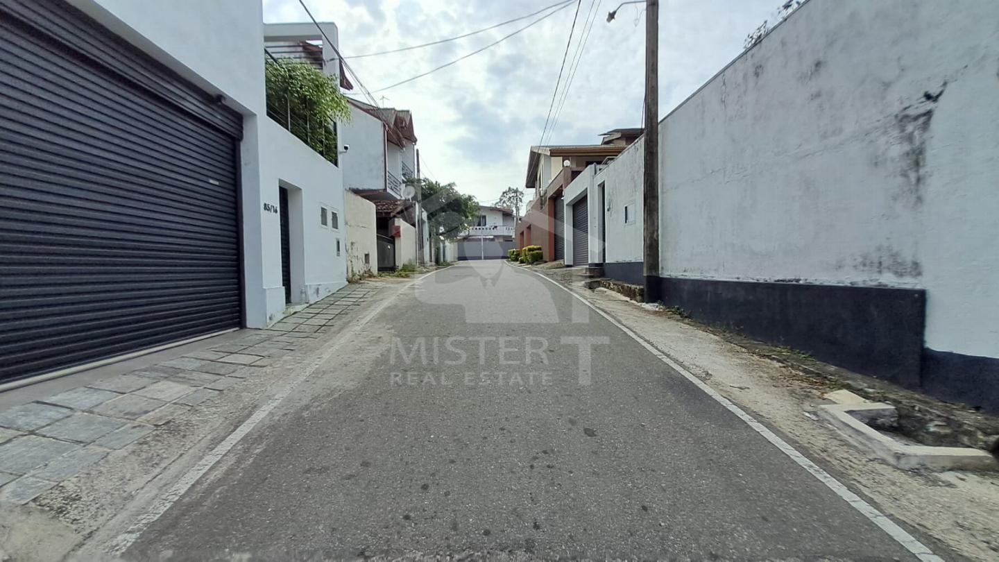 Old House with a Land For Sale in Nawala- image 3