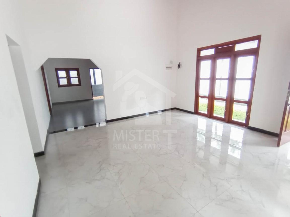 House For Sale in Athurugiriya- image 4