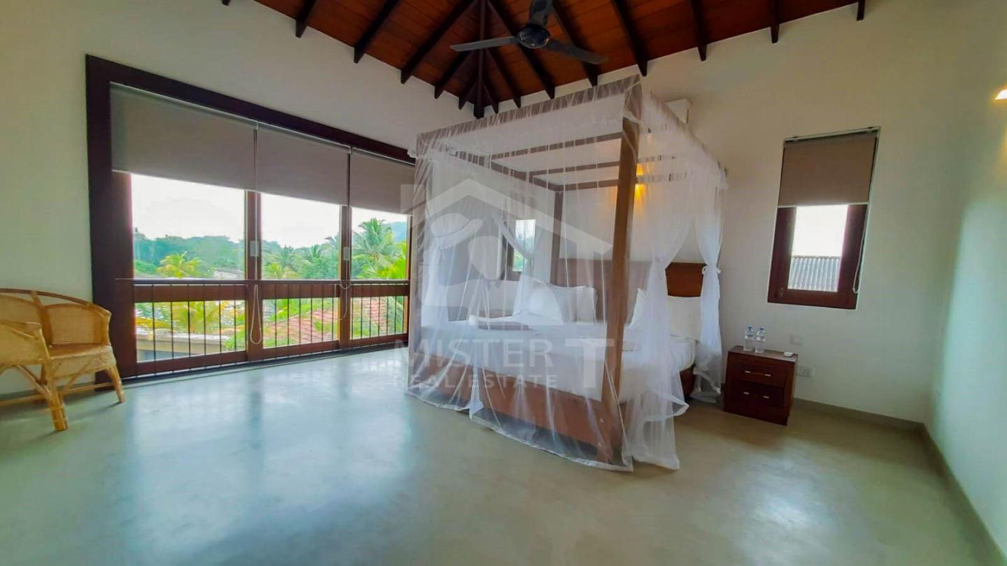 Villa For Sale in Galle - image 4