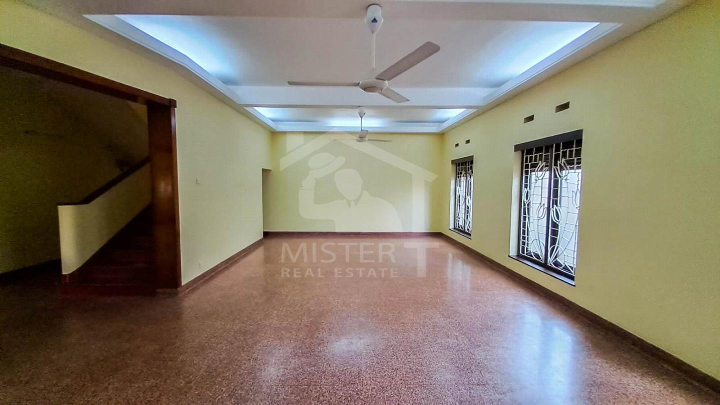 House For Sale in Colombo 05- image 4