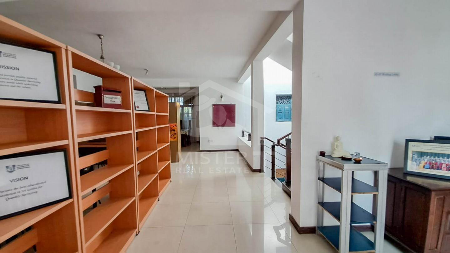 House For Sale in Pita Kotte - image 4