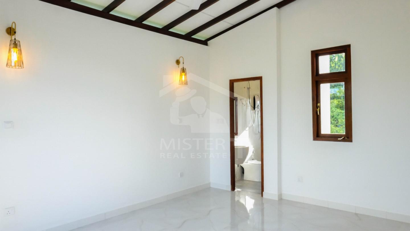 House for Sale in Kahathuduwa- image 5