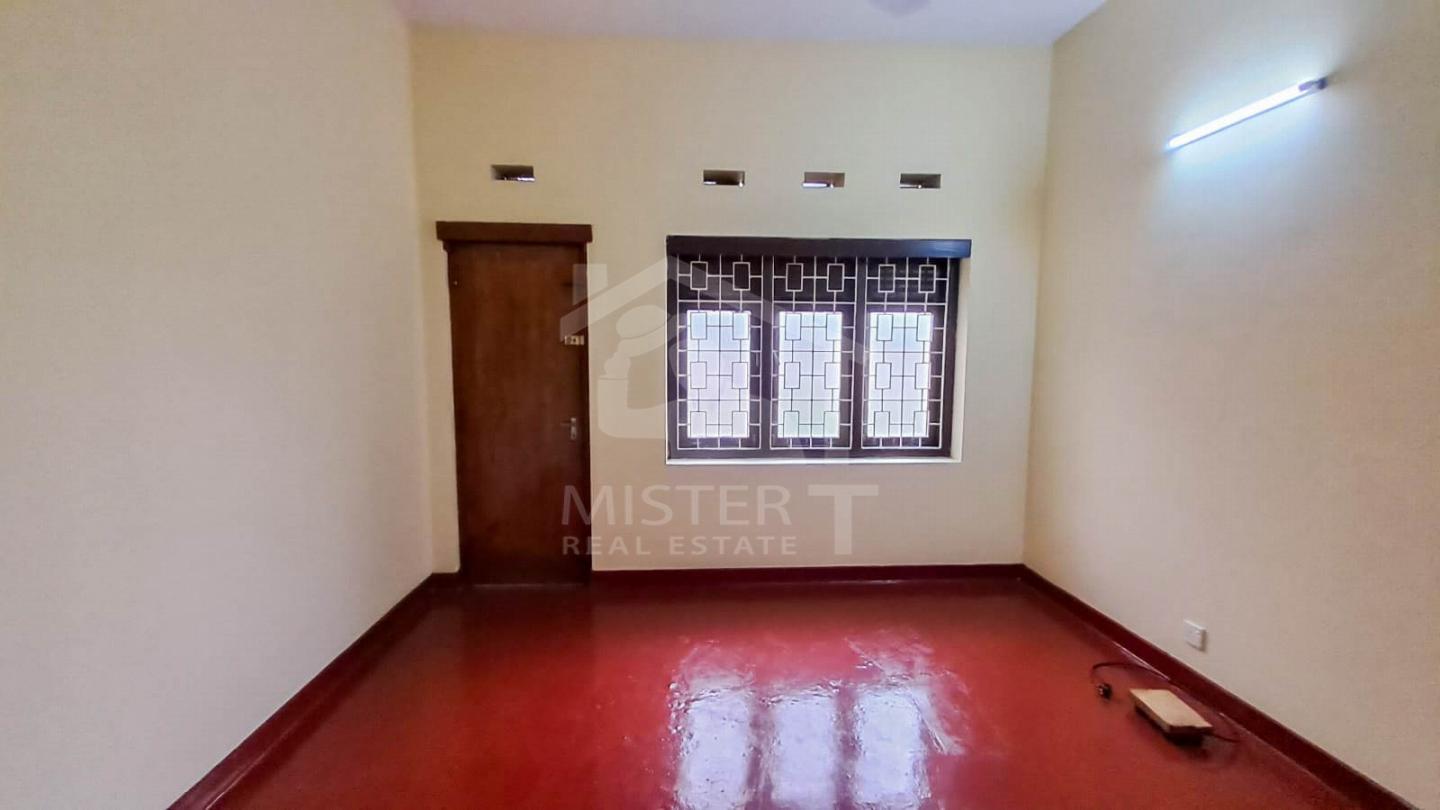 House For Sale in Colombo 05- image 5