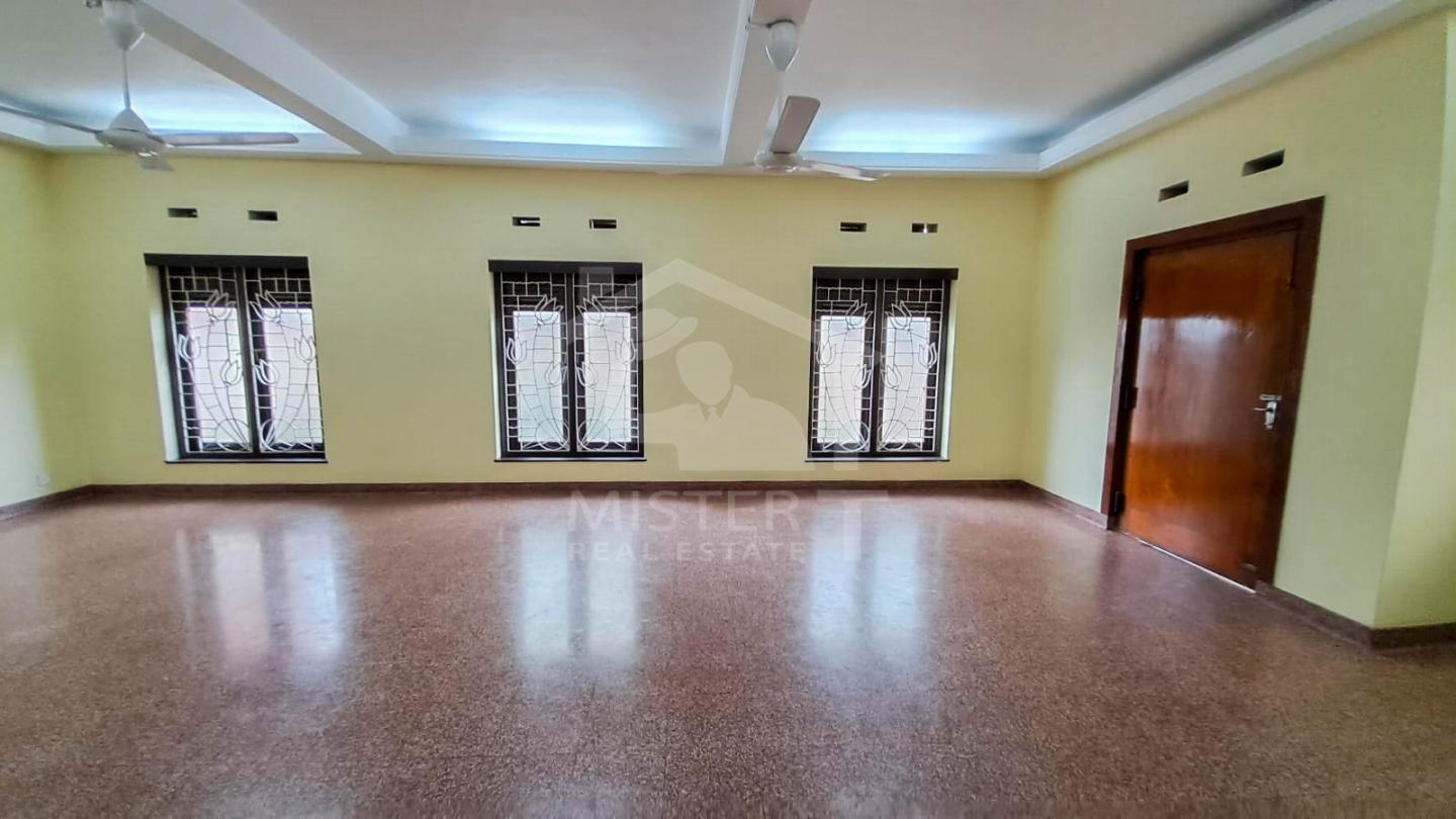 House For Sale in Colombo 05- image 6