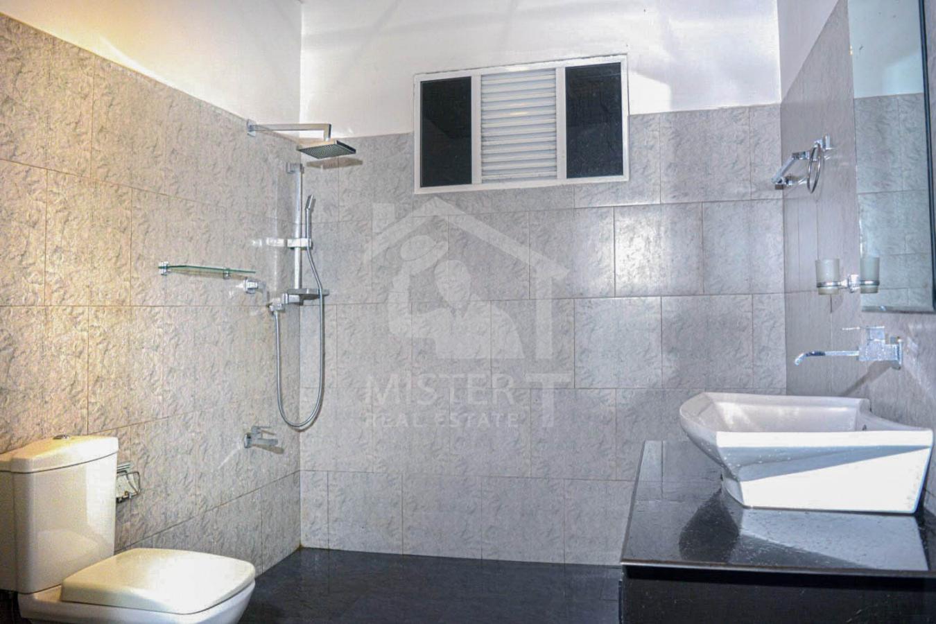House For Sale in Wellampitiya - image 7