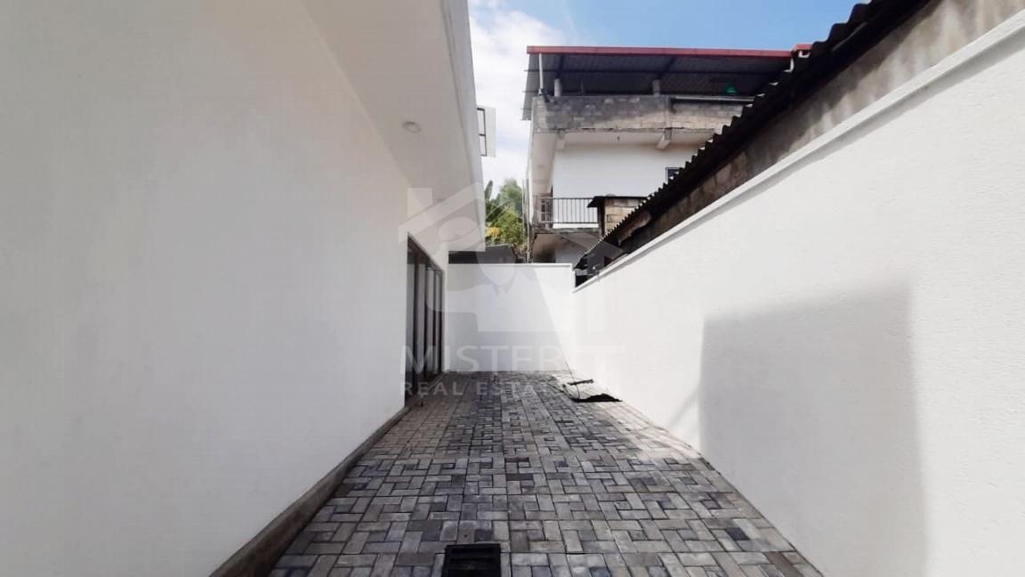 House For Sale in Pelawatte- image 7