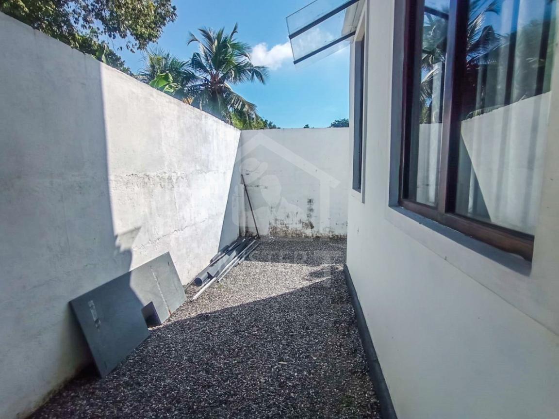 House For Sale in Boralesgamuwa- image 8