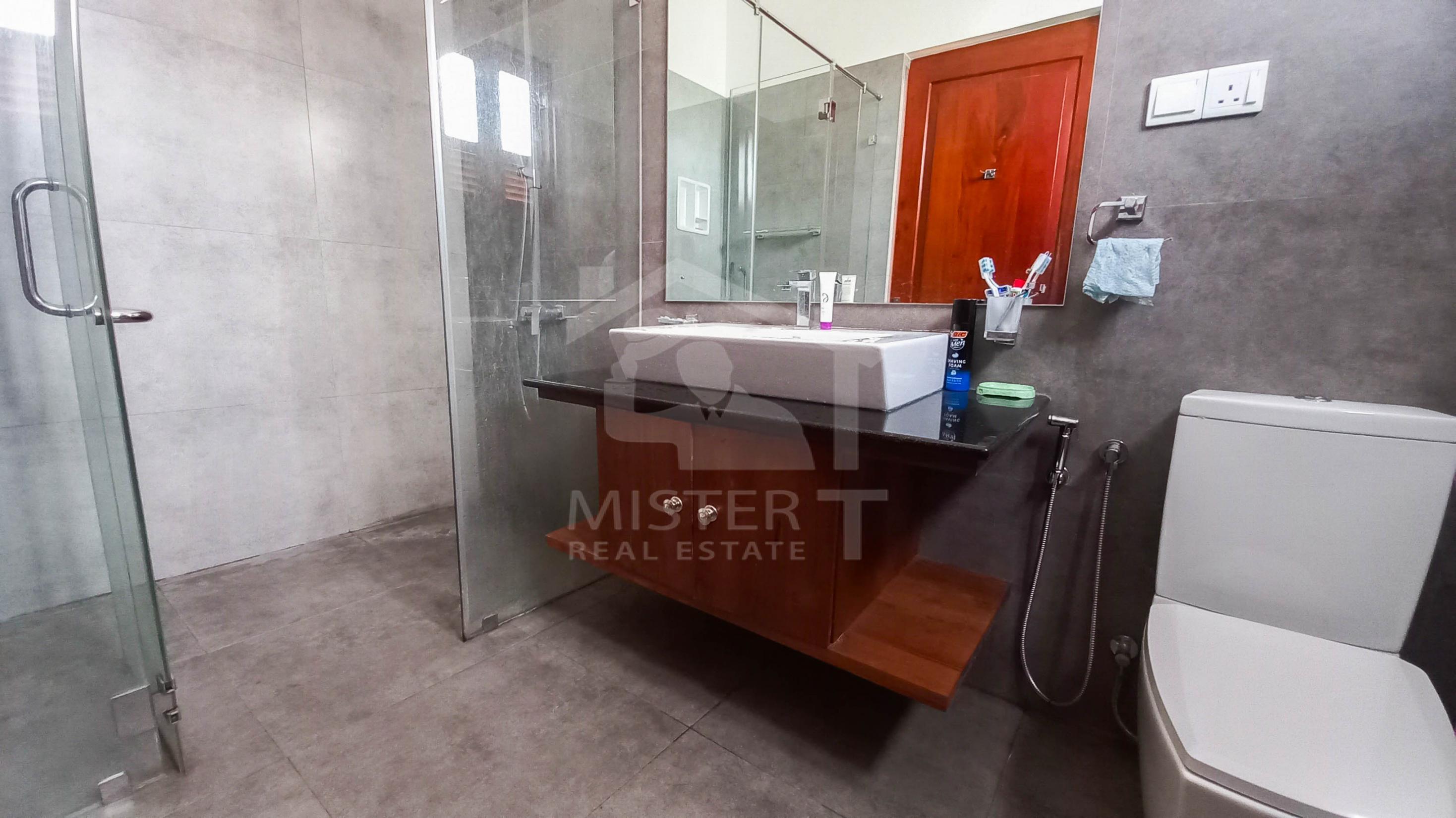 House for Sale in Boralesgamuwa- image 8