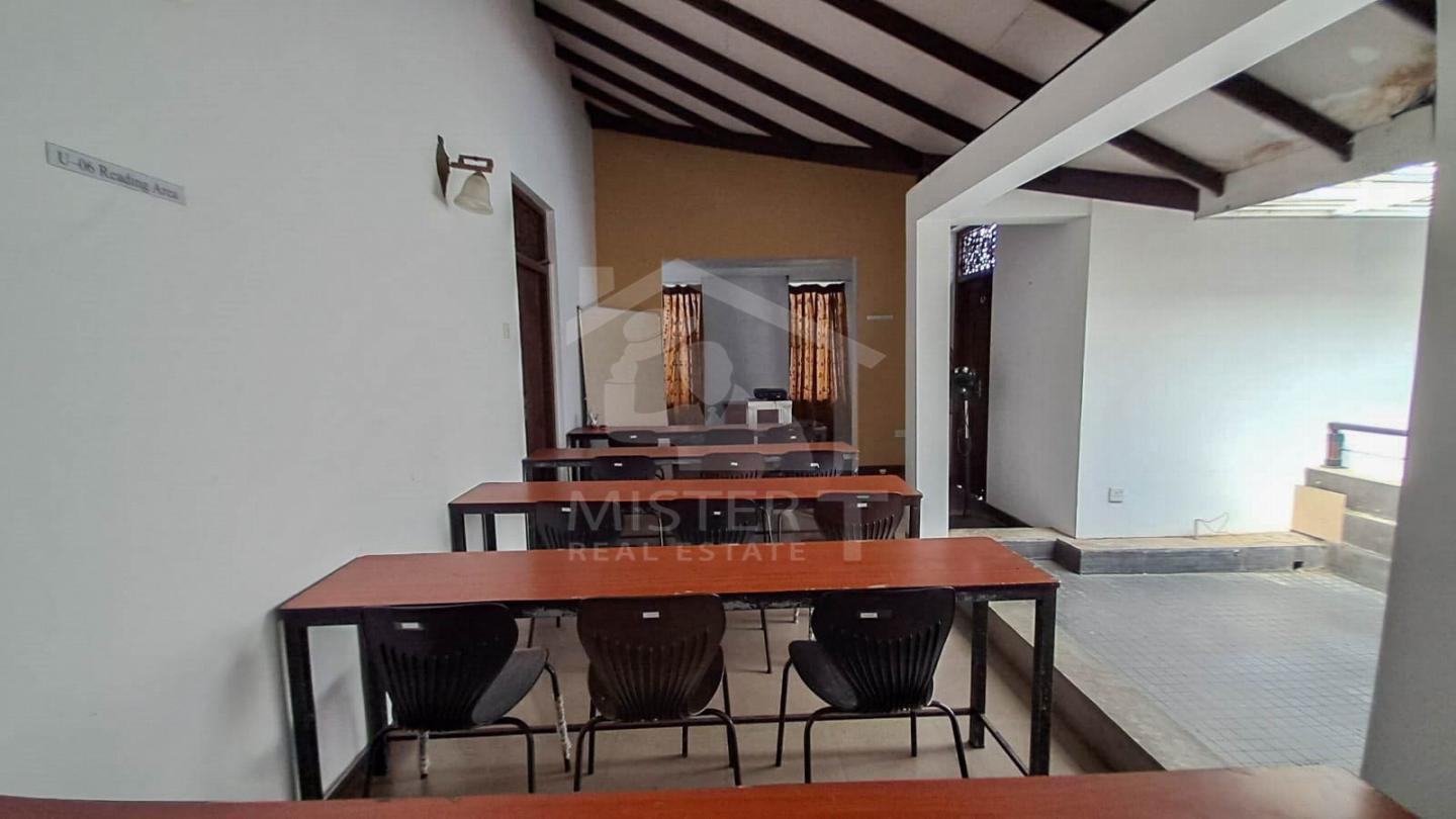 House For Sale in Pita Kotte - image 8