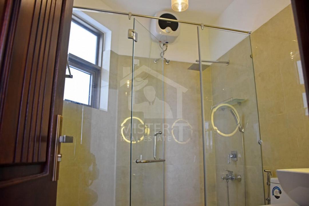 House for Sale in Rajagiriya - image 10