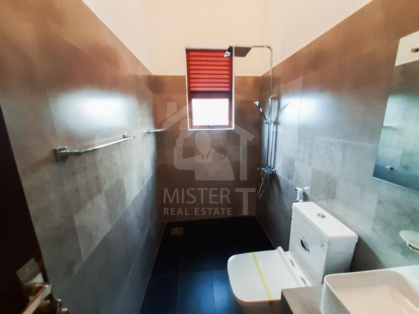  House For Sale in Athurugiriya - image 10