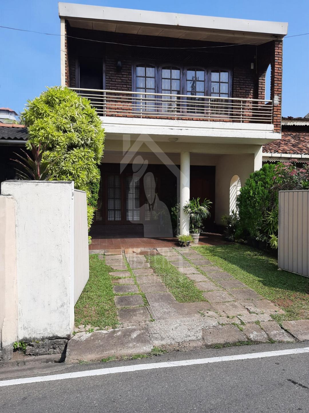 House for Sale in Colombo 04 - image 1