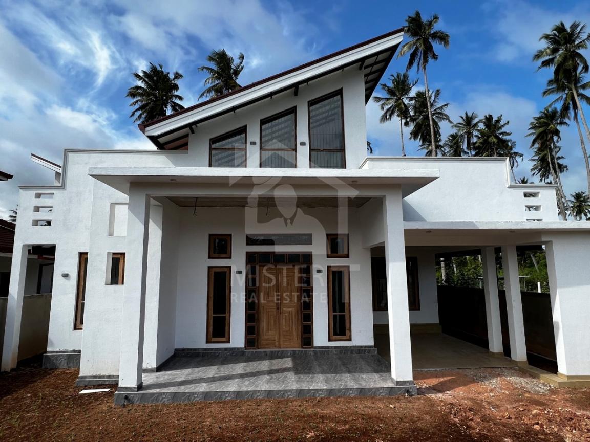 House for Sale in Marawila- image 1