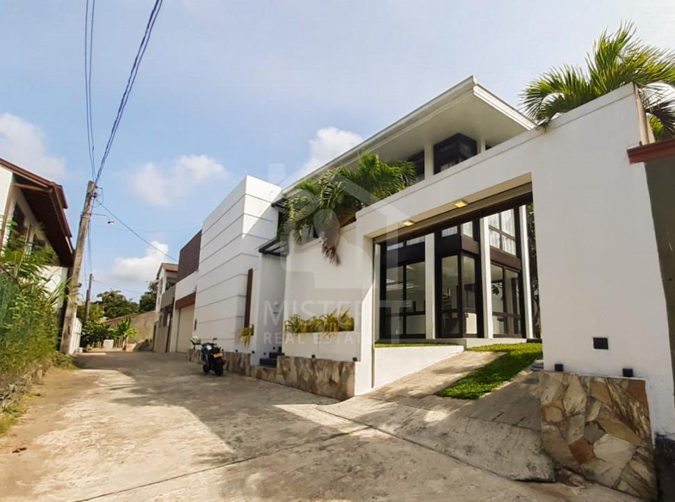 House for Sale in Battaramulla ...