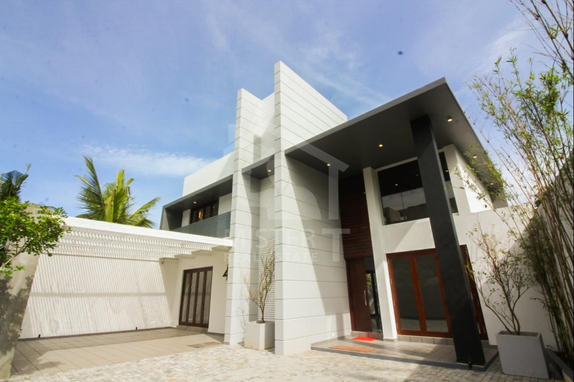 House for Sale in Athurugiriya - image 1