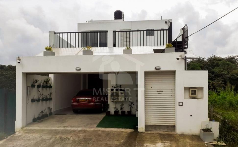 House for Sale in Rajagiriya - image 1