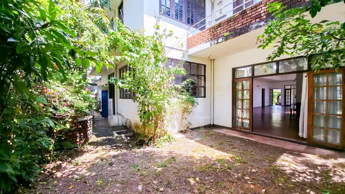 House for Sale in Mount Lavinia - image 1