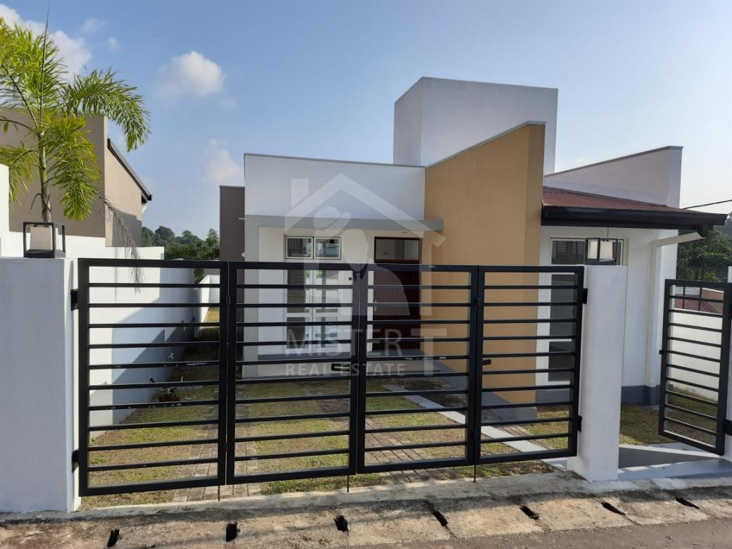 House for Sale in Kadawatha - image 1