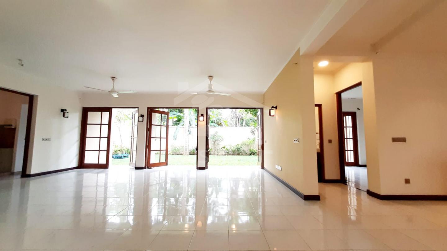 House for Sale in Boralesgamuwa- image 2