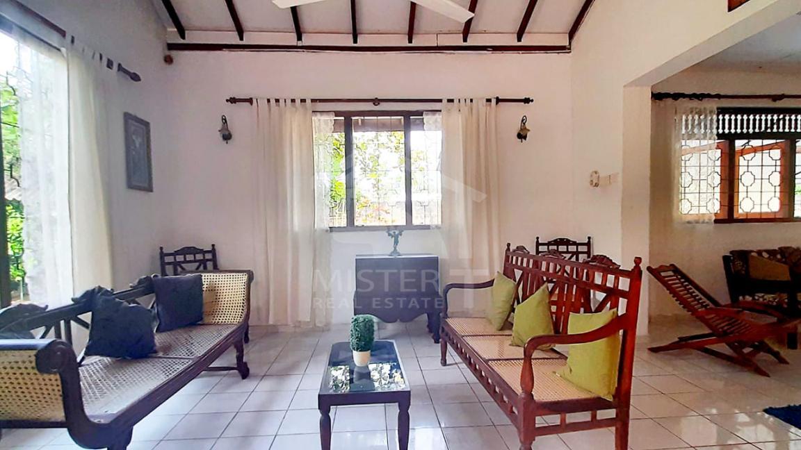 House for Sale in Induruwa- image 2