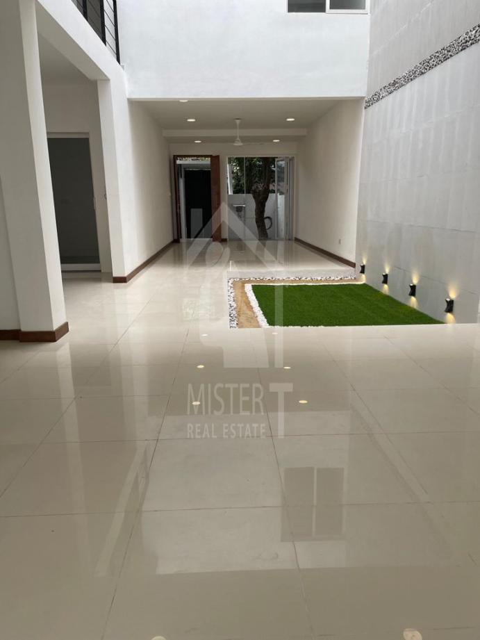 House for sale in Colombo 06- image 2