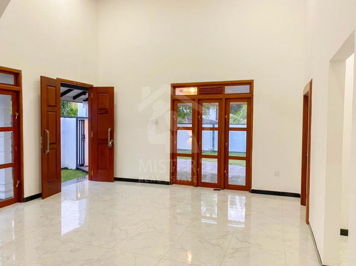 House For Sale in Athurugiriya- image 2