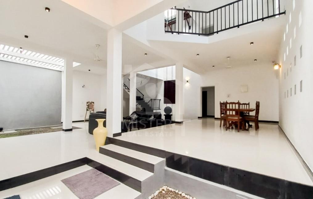 House for Sale in Boralesgamuwa - image 2