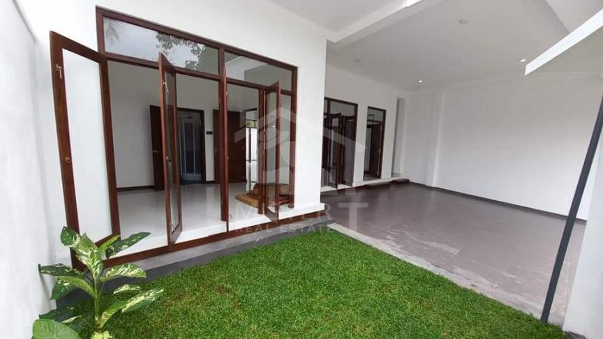 House for Sale in Nugegoda - image 3