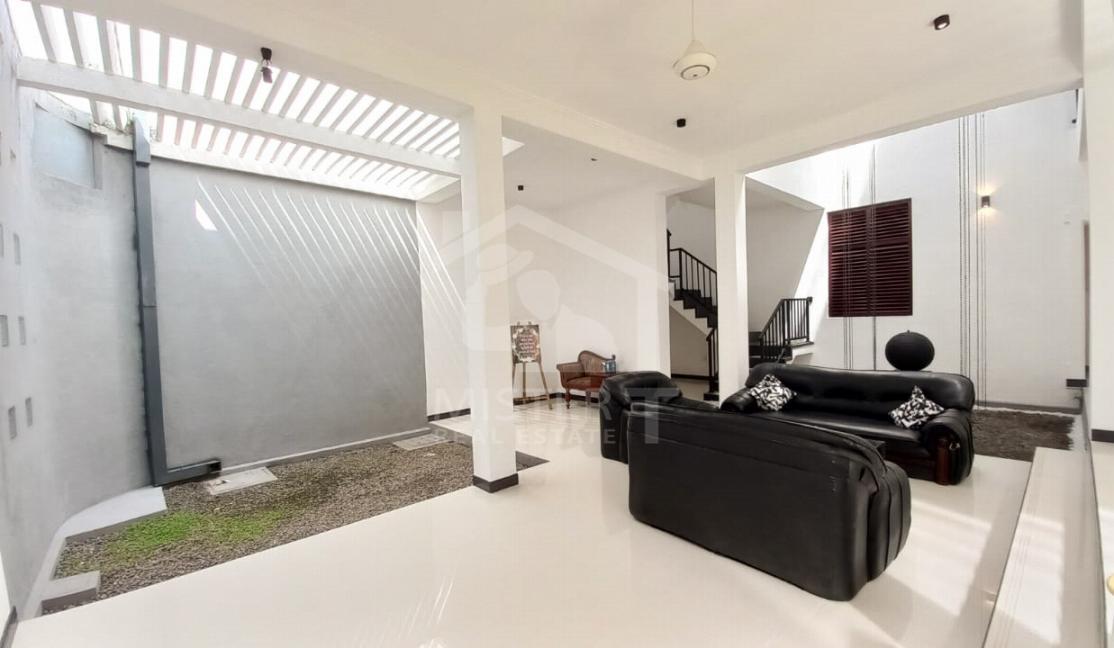 House for Sale in Boralesgamuwa - image 3