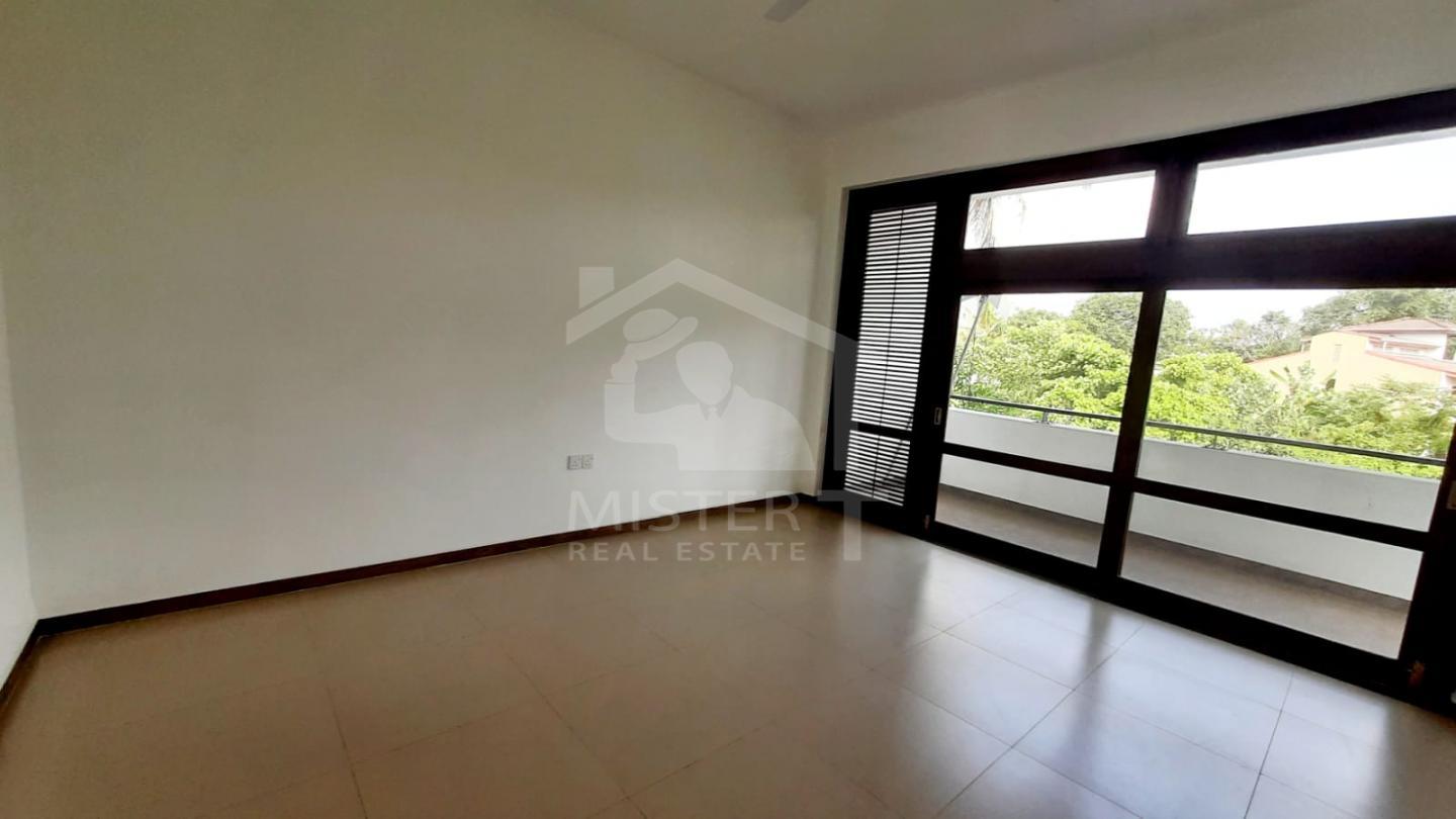 House for Sale in Battaramulla - image 4