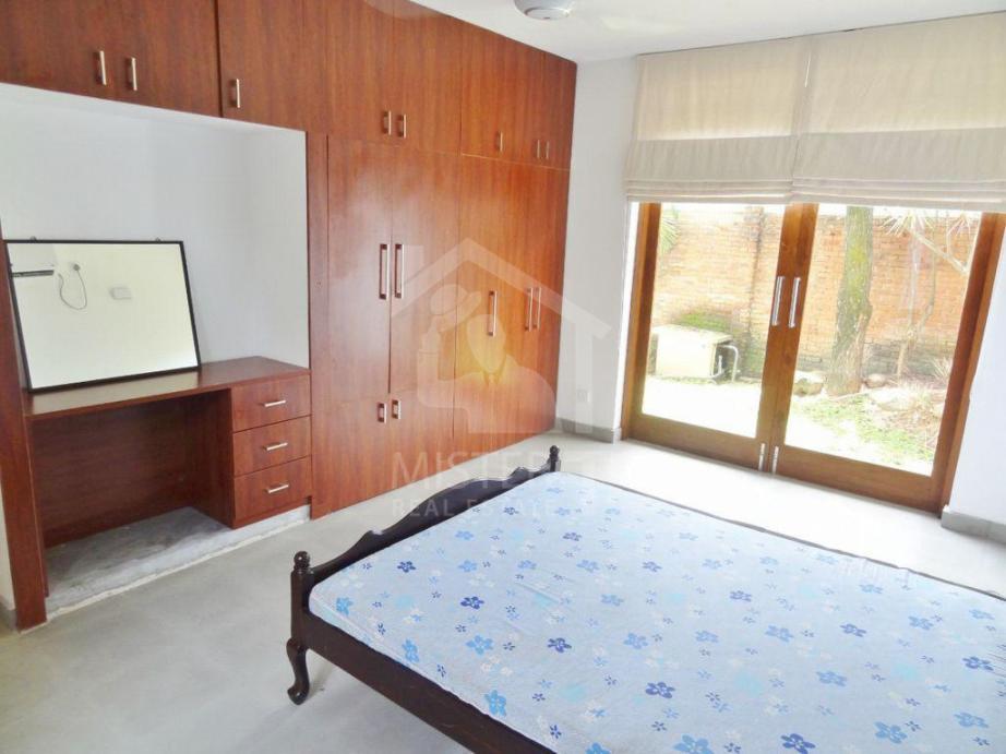 House for Sale in Battaramulla - image 4