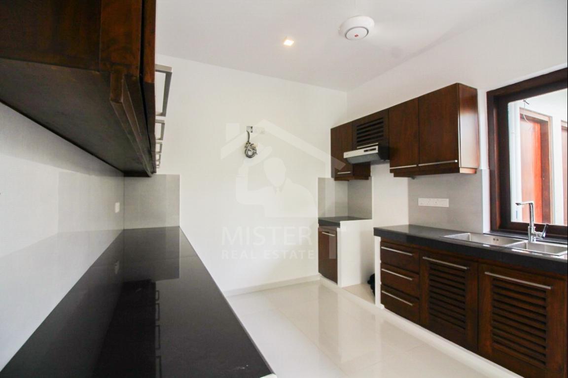 House for Sale in Athurugiriya - image 4