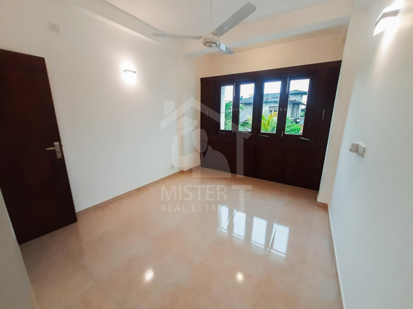  House For Sale in Athurugiriya - image 4