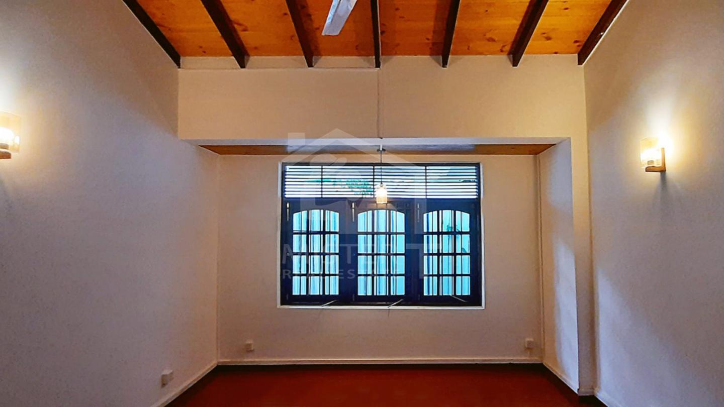 House for Sale in Colombo 08- image 5