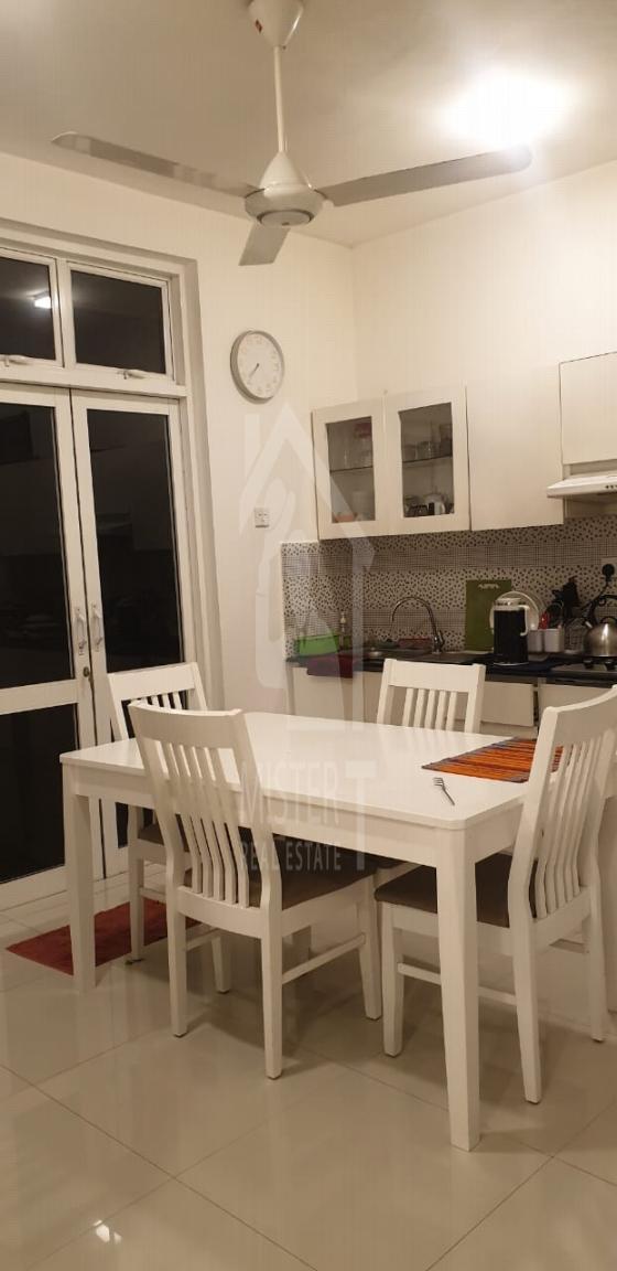 House for Sale at Lake Breeze Complex- image 5