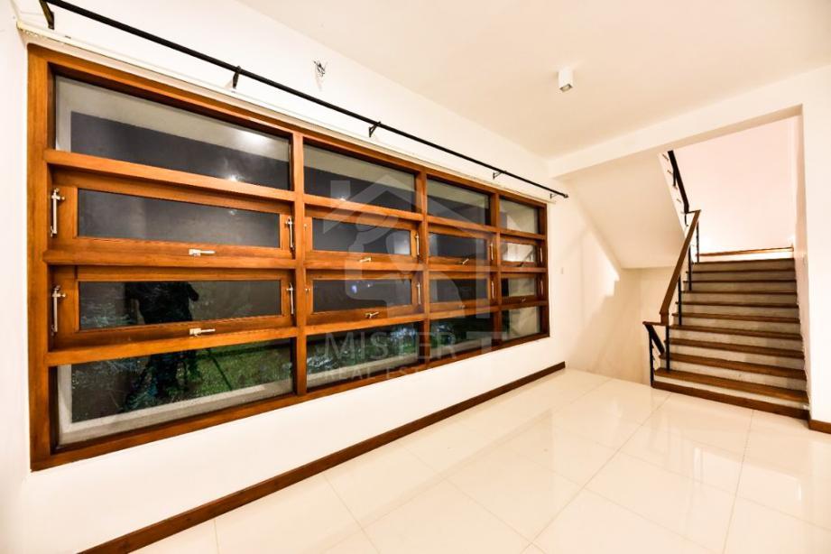 Luxury House for Sale in Thalawathugoda - image 6