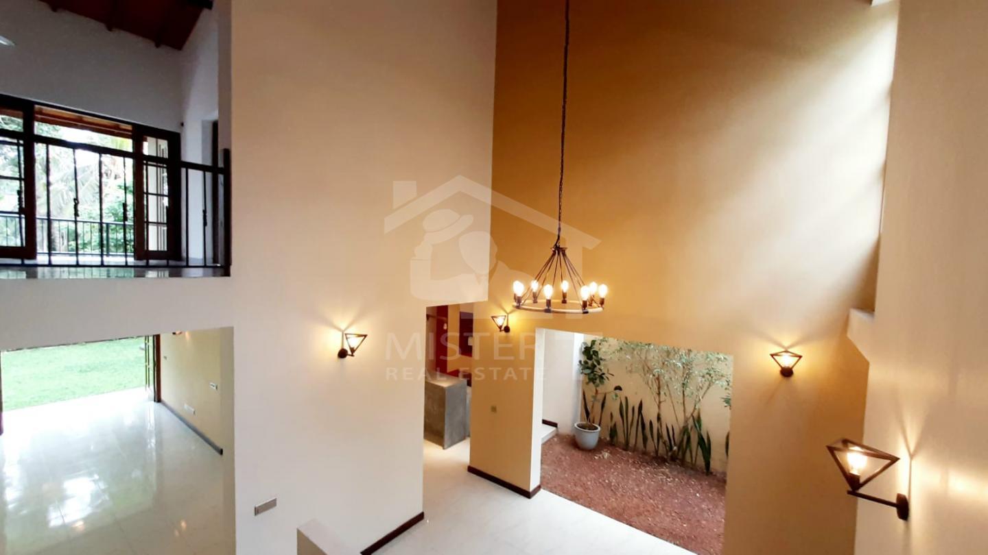 House for Sale in Boralesgamuwa- image 6