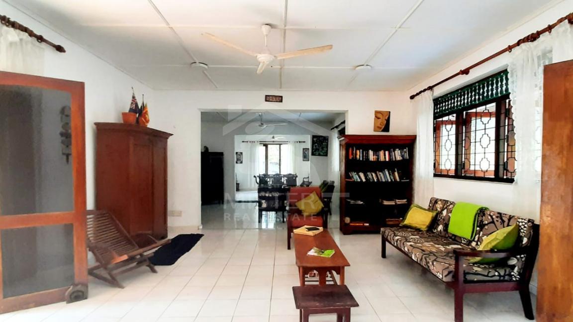 House for Sale in Induruwa- image 6